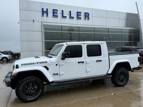 Used 2025 Jeep Gladiator Sport AWD/4WD image 3