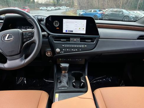 Used 2024 Lexus ES 350 w/ Premium Package image 16