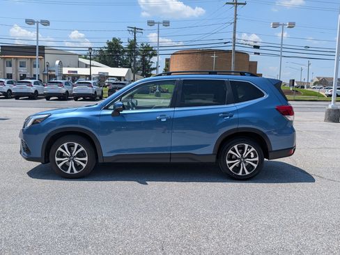 Used 2022 Subaru Forester Limited image 6
