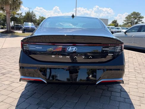 Used 2025 Hyundai Sonata Limited FWD image 10
