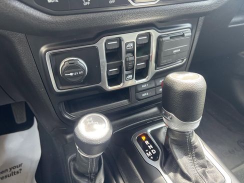Used 2024 Jeep Wrangler Unlimited Sport AWD/4WD image 22