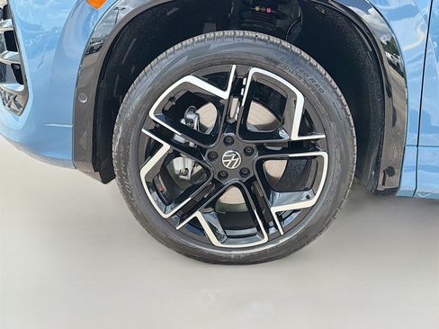 New 2026 Volkswagen Tiguan SEL R-Line AWD/4WD image 41
