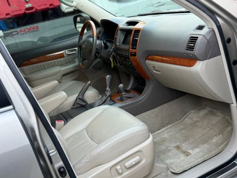 Used 2004 Lexus GX 470 image 11