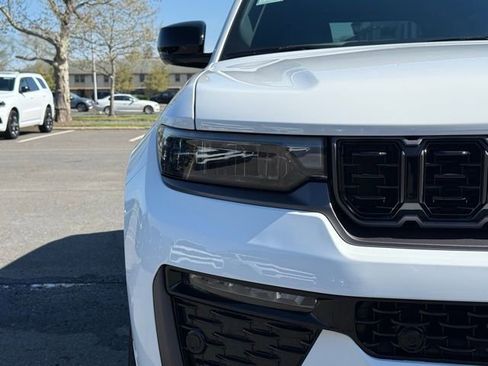 New 2026 Jeep Grand Cherokee Limited AWD/4WD image 10