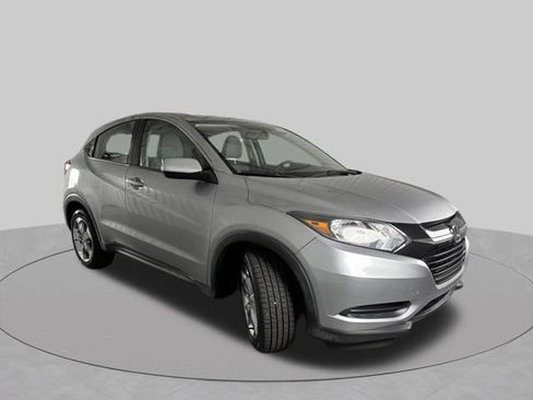 Used 2017 Honda HR-V LX image 4