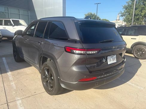 Used 2023 Jeep Grand Cherokee Limited w/ Black Appearance Package RWD image 2