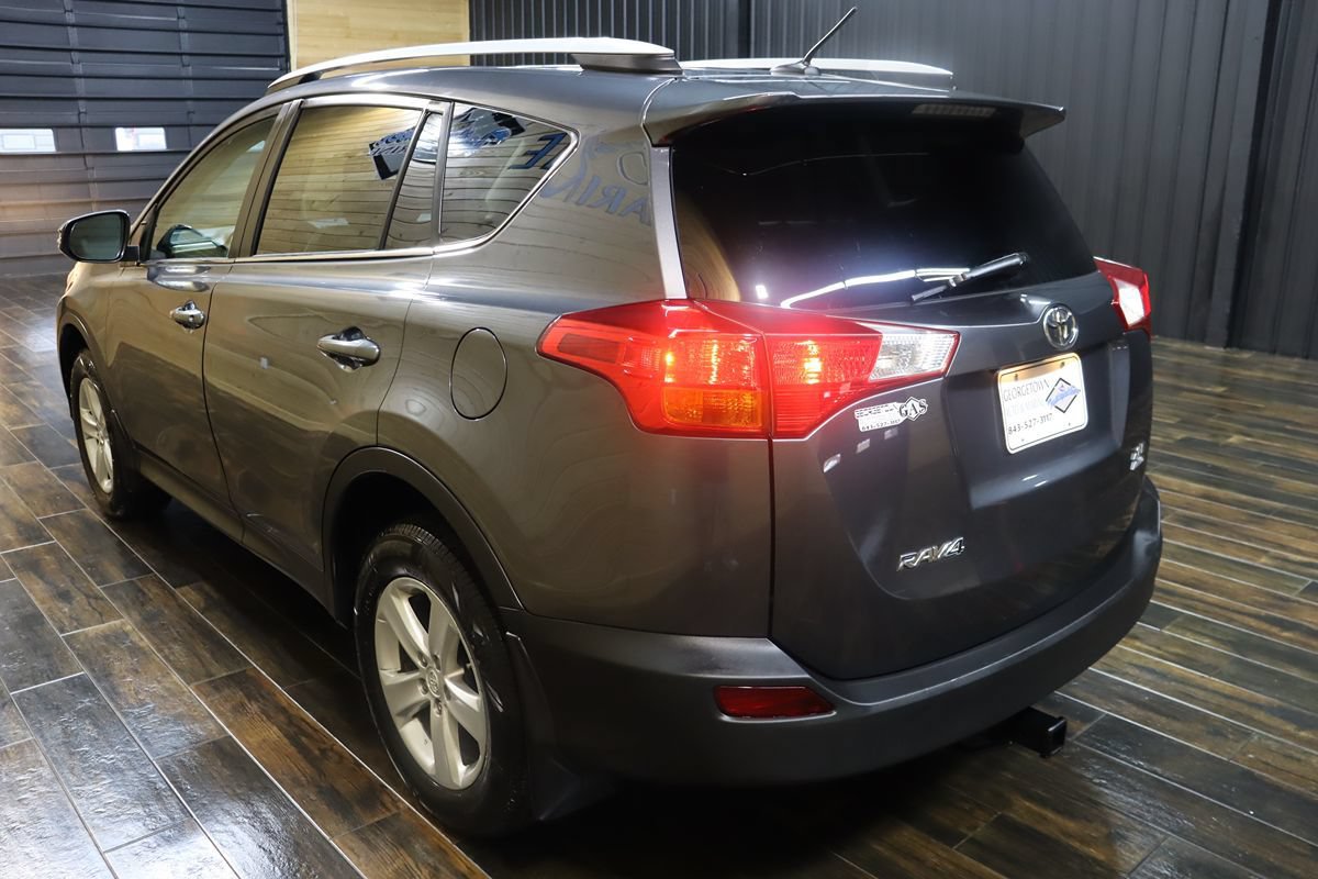 Used 2014 Toyota RAV4 XLE AWD/4WD image 3