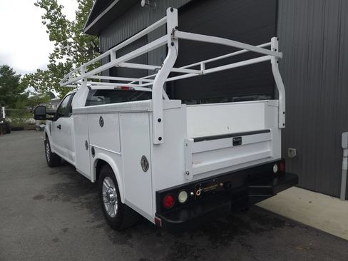 Used 2017 Ford F250 XL w/ STX Appearance Package RWD image 3