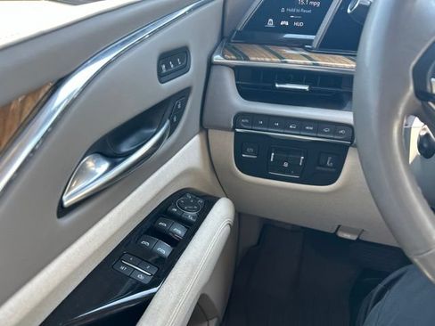 Used 2021 Cadillac Escalade Premium Luxury Platinum AWD/4WD image 19