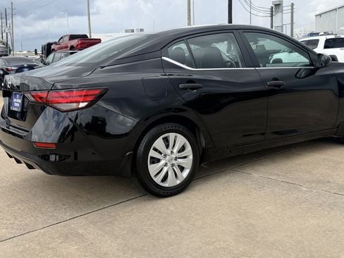Used 2025 Nissan Sentra S FWD image 7