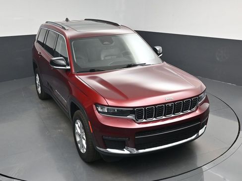 Used 2024 Jeep Grand Cherokee L Limited w/ Luxury Tech Group II image 35