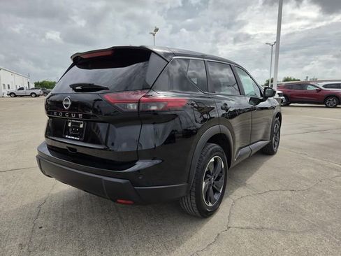 Used 2025 Nissan Rogue SV FWD image 23