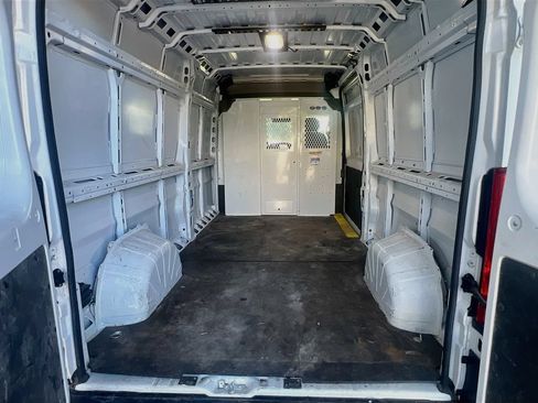 Used 2024 RAM ProMaster 2500 w/ Convenience Group FWD image 24