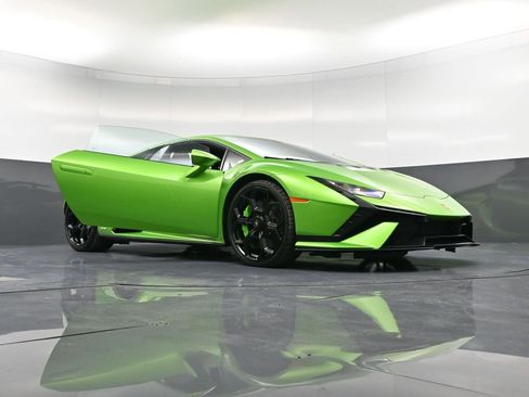 Used 2023 Lamborghini Huracan Tecnica RWD image 36