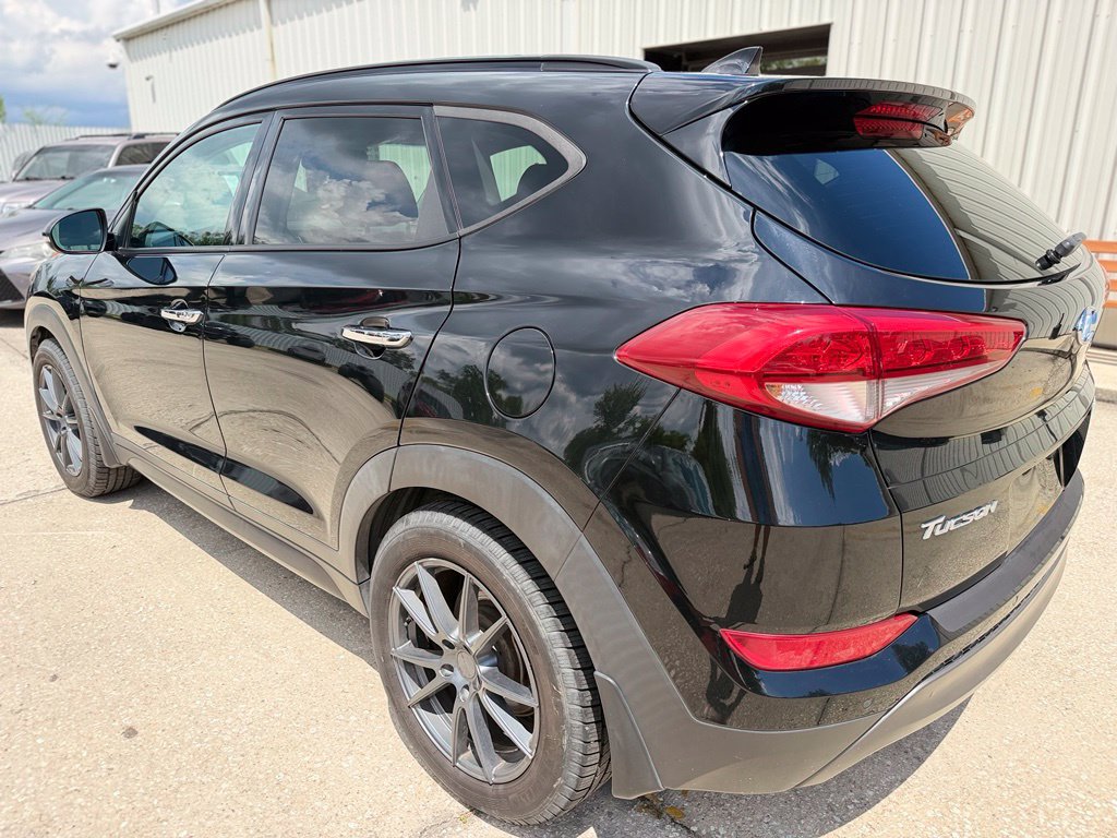 Used 2016 Hyundai Tucson Limited w/ Option Group 03 AWD/4WD image 3