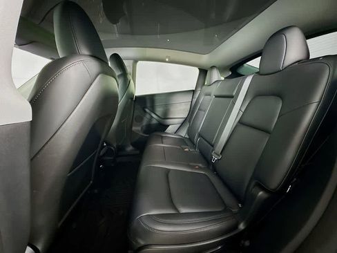 Used 2024 Tesla Model Y Long Range image 12