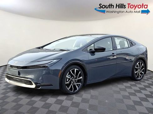 New 2026 Toyota Prius Plug-In Hybrid FWD image 3