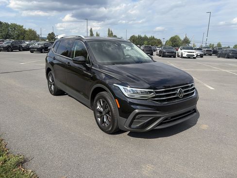 Certified 2022 Volkswagen Tiguan SE AWD/4WD image 3