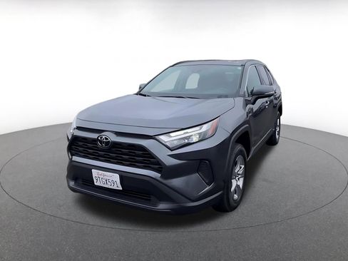 Used 2025 Toyota RAV4 XLE image 7