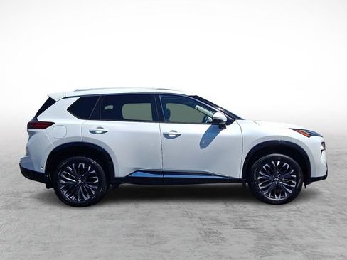 Used 2024 Nissan Rogue Platinum AWD/4WD image 7