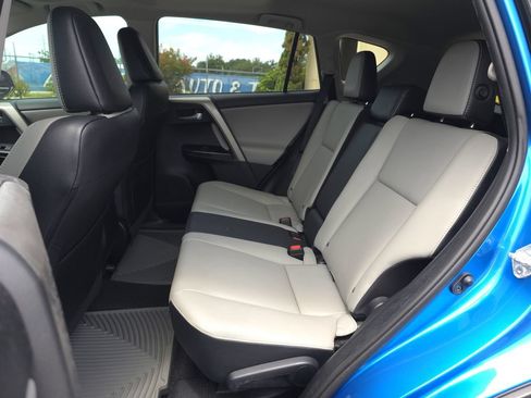 Used 2016 Toyota RAV4 Limited FWD image 12
