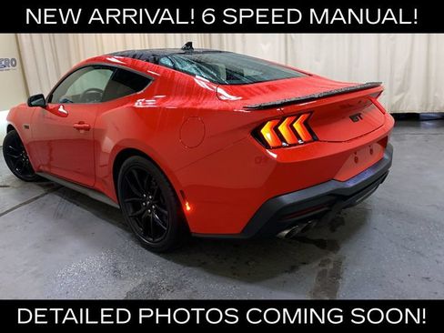 Used 2025 Ford Mustang GT RWD image 5