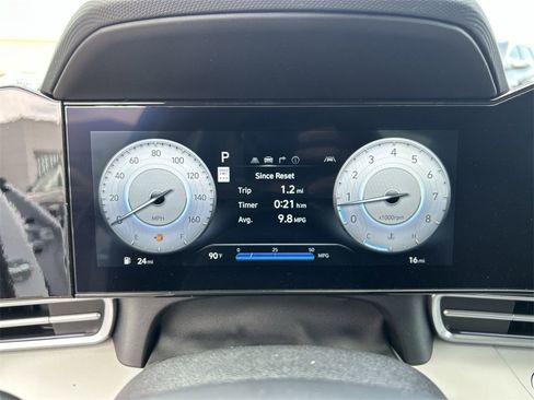 New 2025 Hyundai Elantra Limited image 31