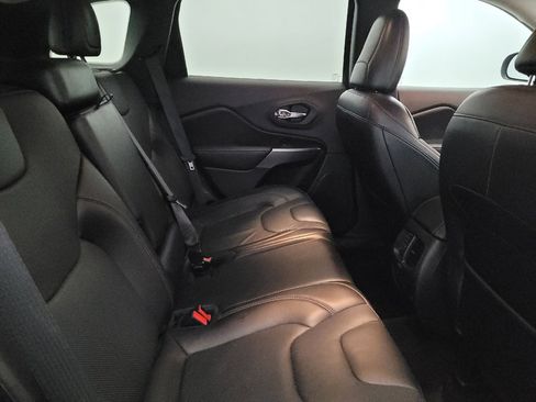 Used 2019 Jeep Cherokee Limited AWD/4WD image 19