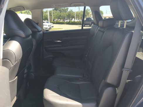 Used 2024 Toyota Grand Highlander Limited image 21