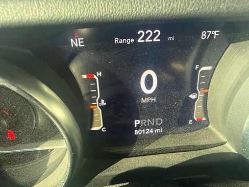 Used 2021 Jeep Gladiator Rubicon AWD/4WD image 16