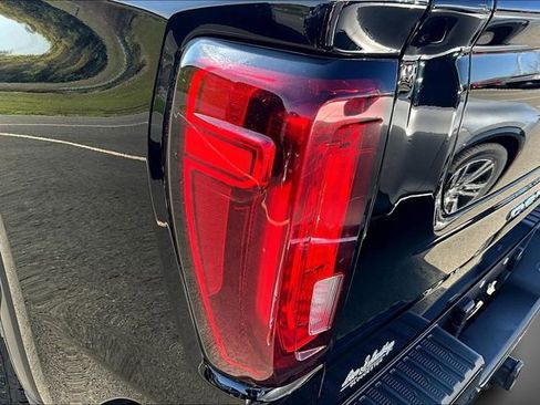 Used 2022 GMC Sierra 1500 Denali w/ Technology Package image 29