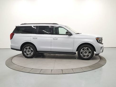 Used 2025 Ford Expedition Active AWD/4WD image 9