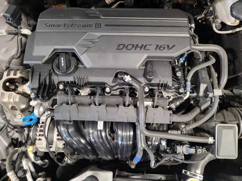 Used 2025 Hyundai Elantra SEL FWD image 30