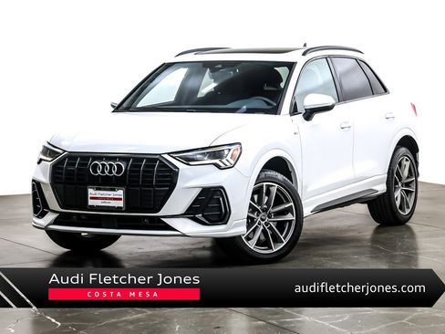 Used 2025 Audi Q3 2.0T Premium w/ Convenience Package image 1