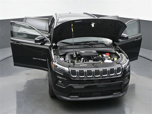 New 2025 Jeep Compass Latitude w/ Sun & Sound Group image 62