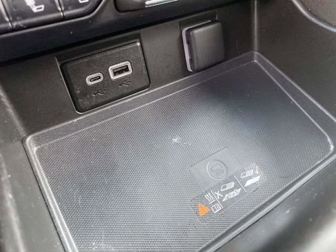 Used 2023 GMC Yukon SLT w/ SLT Luxury Package image 31