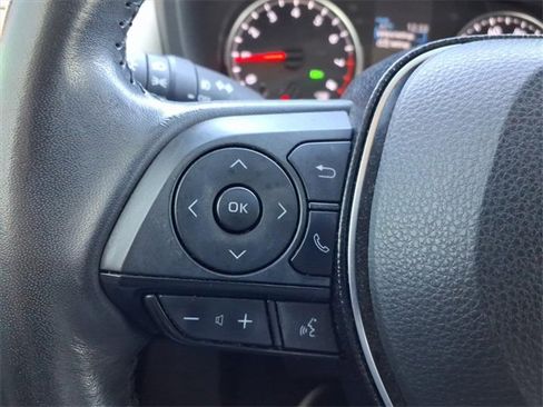 Used 2021 Toyota RAV4 XLE Premium image 23