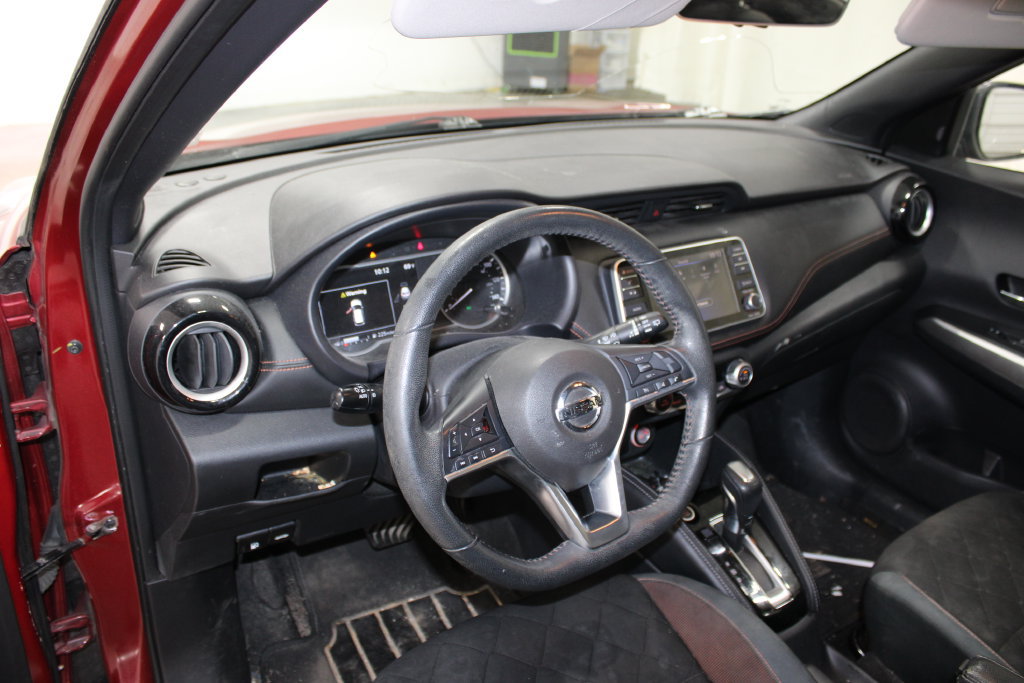 Used 2020 Nissan Kicks SR w/ Exterior Package FWD image 17
