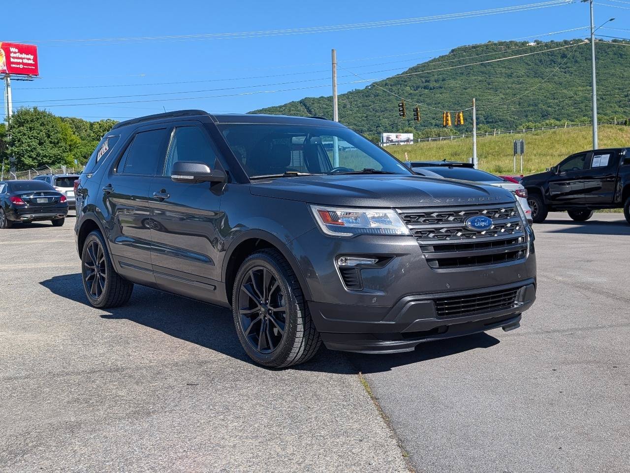 Used 2019 Ford Explorer XLT w/ Equipment Group 202A FWD image 6