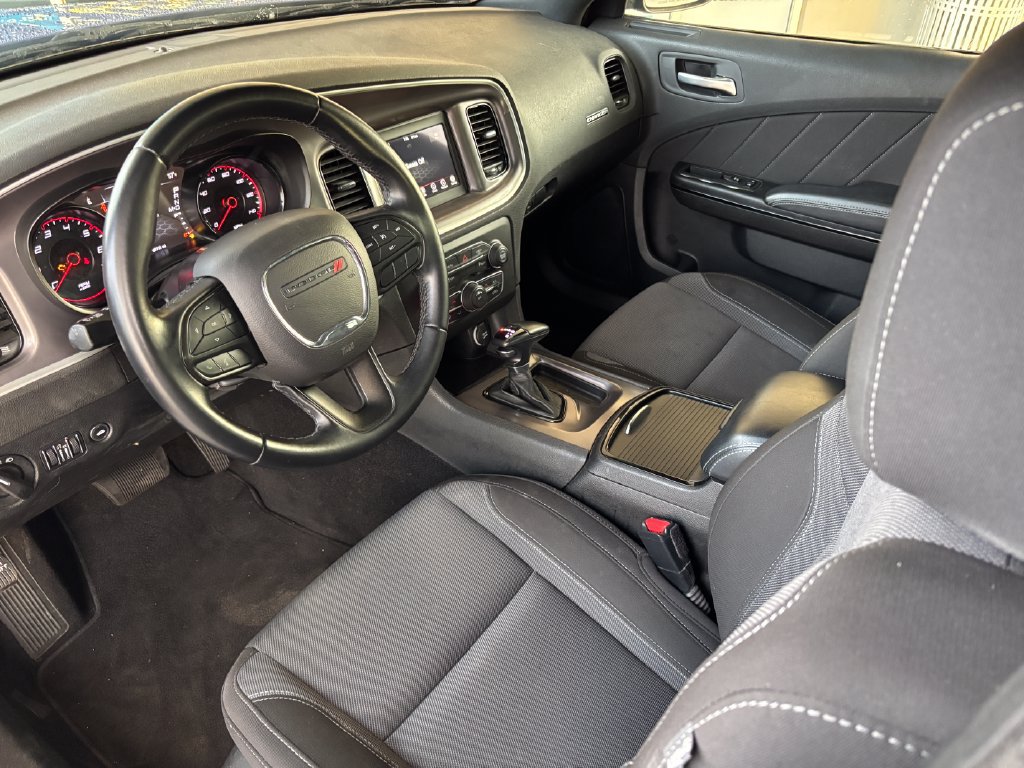 Used 2022 Dodge Charger SXT w/ Blacktop Package RWD image 9