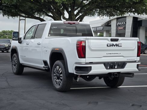 New 2026 GMC Sierra 2500 Denali Ultimate AWD/4WD image 3