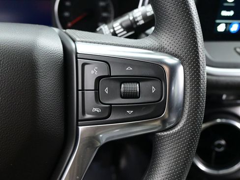 New 2025 Chevrolet Blazer LT w/ Convenience Package FWD image 18