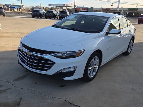 Used 2024 Chevrolet Malibu LT image 2