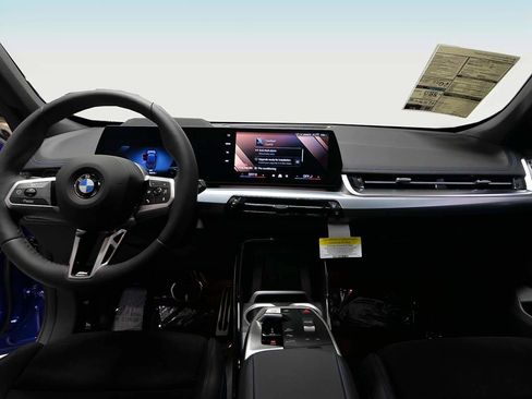 Used 2025 BMW X1 xDrive28i w/ Technology Package image 11