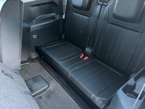 Used 2022 Volkswagen Tiguan SE image 19