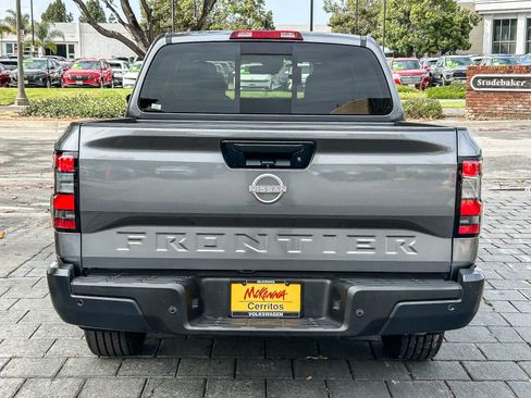 Used 2026 Nissan Frontier S RWD image 7