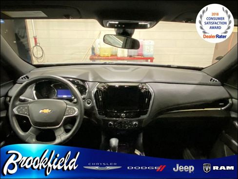 Used 2023 Chevrolet Traverse LT image 14