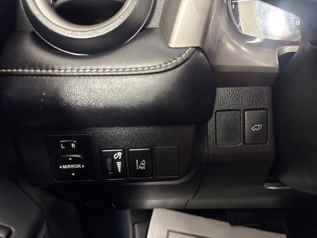 Used 2017 Toyota RAV4 XLE FWD image 18