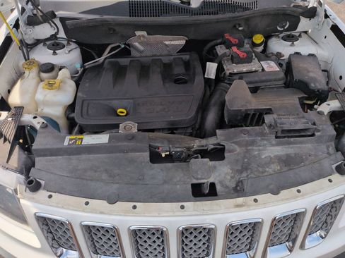Used 2016 Jeep Compass Latitude AWD/4WD image 21