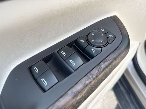 Used 2022 GMC Acadia Denali w/ Denali Ultimate Package AWD/4WD image 13